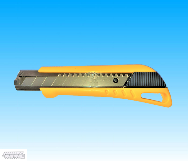 CUTTER ALTISSIMA QUALITA’ CON LAMA 18mm