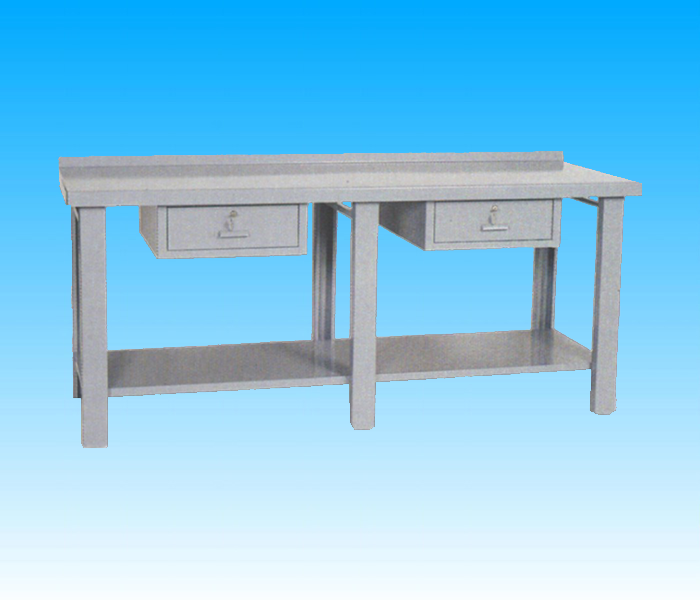 Banco-completamente-costituito-in-lamiera;-misura-200x70x90(h)cm