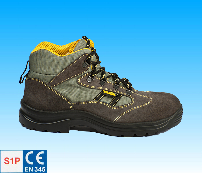 SCARPE-TIPO-TREKKING