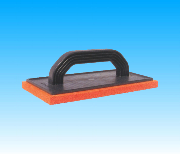 FRATTONE IN PLASTICA CON SPUGNA IN GOMMA MORBIDA