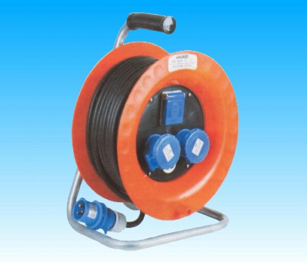 AVVOLGICAVO CIVILI CON 2 PRESE 2p+T 16A 230V E 1 PRESA 2p+T 10/16A 230V